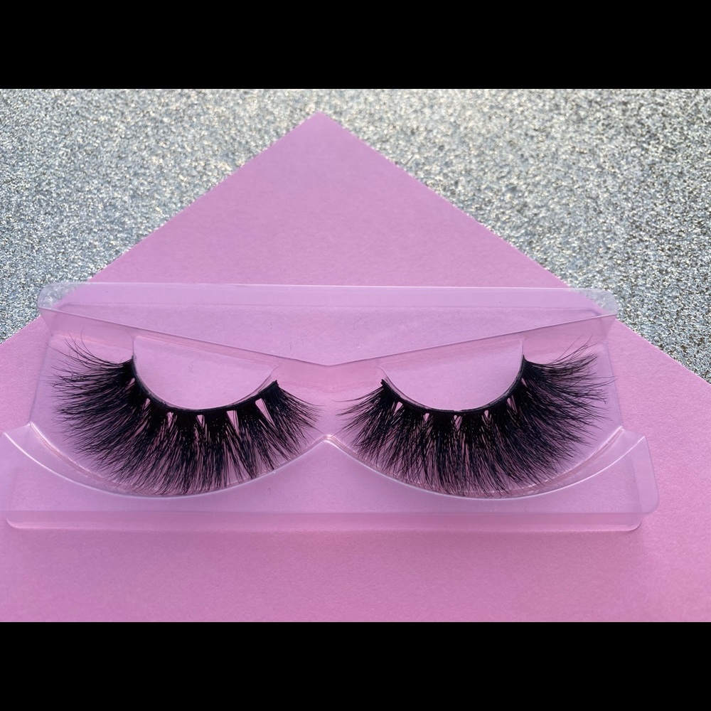 Mink eyelashes